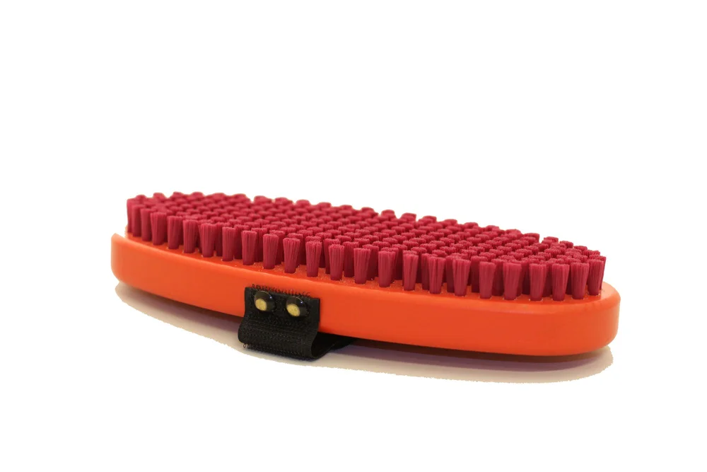 Brush Oval, fine red nylon v:3477367