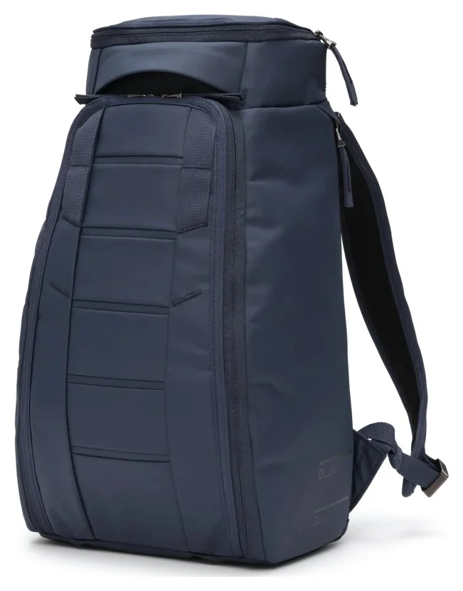 Hugger Backpack 20L v:2838757